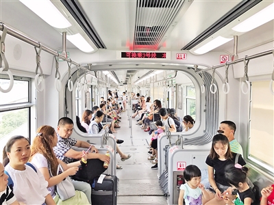 【聚焦重慶】軌道2號線新車上線 車多了等車時間短了