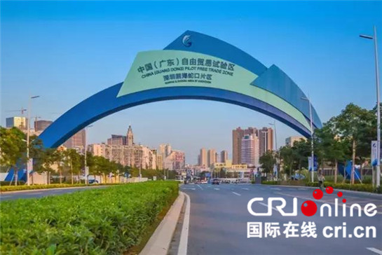 陜粵自貿試驗區簽署合作備忘錄_fororder_微信圖片_20170713134119_副本