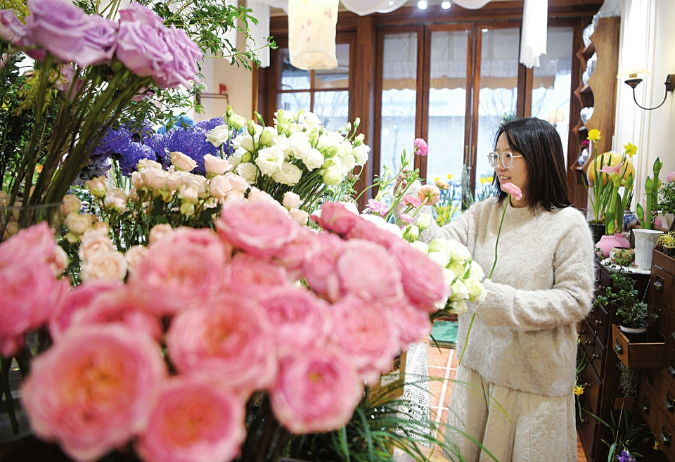 山西太原：花漾春日 消費升溫_fororder_4b493de4e11c14992575172e539c59b3