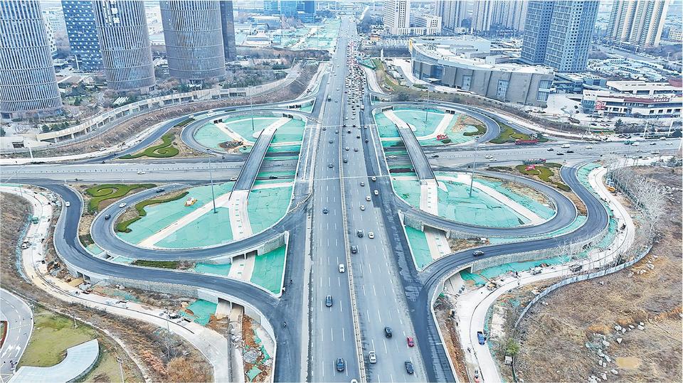 山東濟南：全國首座雙層苜蓿葉式快慢分離互通立交橋貫通
