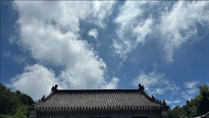 山東泰安：雲作絲，風為引！登泰山“天界漫遊”，把夏日浪漫全打包