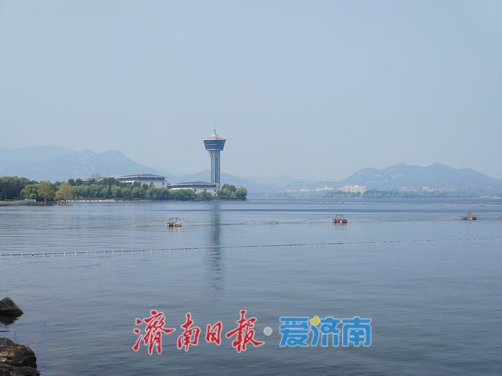 秋日濟南雪野湖引客來 市民樂享好時光