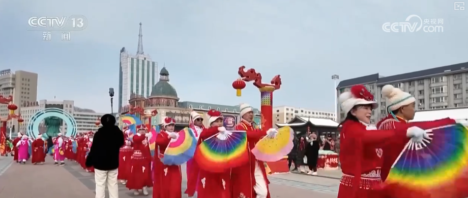 多彩集市透著濃濃年味藏著經濟活力 品質升級助力“年經濟”煥彩煥新