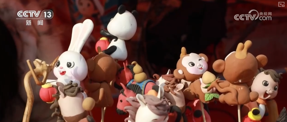 多彩集市透著濃濃年味藏著經濟活力 品質升級助力“年經濟”煥彩煥新