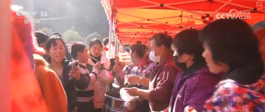 多彩集市透著濃濃年味藏著經濟活力 品質升級助力“年經濟”煥彩煥新