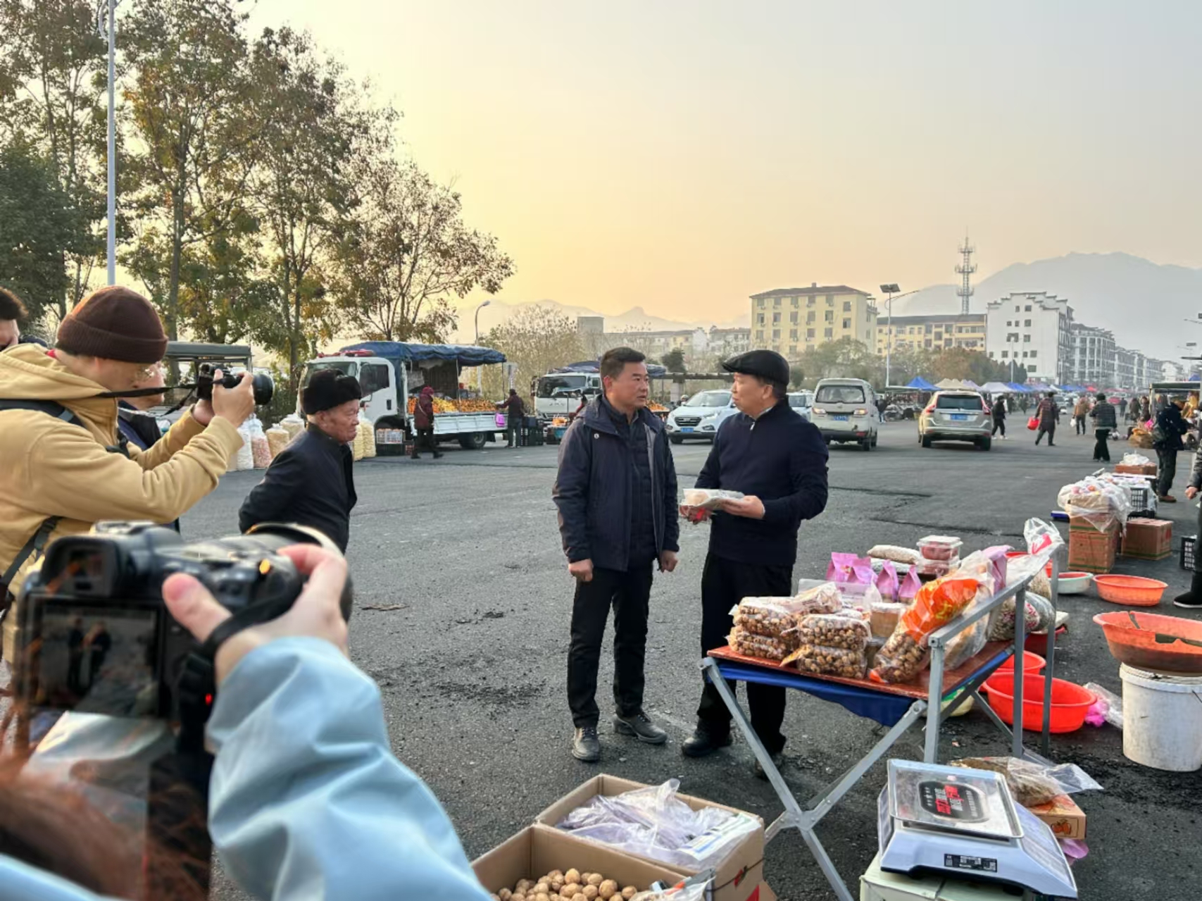 “影像記錄時代——走進詩畫浦南”主題采風活動在浦江縣浦南街道正式啟動