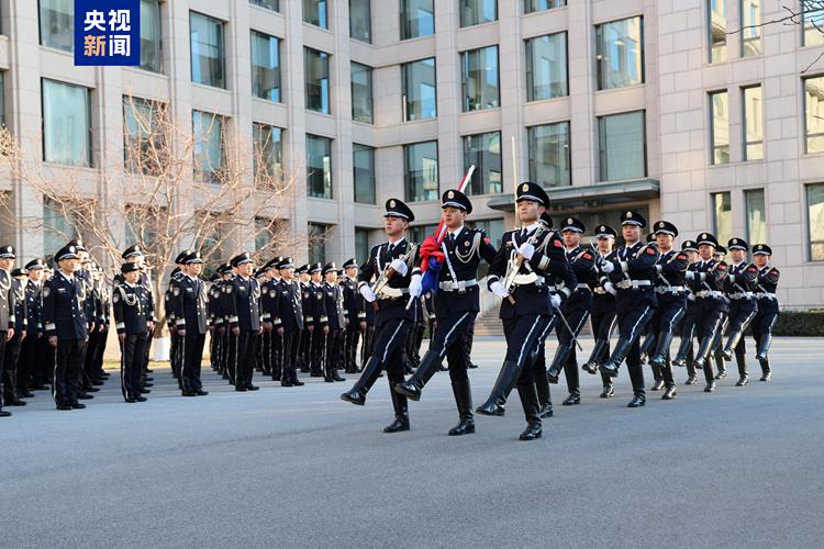 升警旗、唱警歌、重溫入警誓詞……共慶第5個中國人民警察節