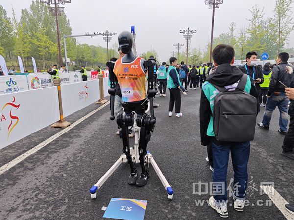 中經評論:讓創新應用與社會需求同頻共振_fororder_W020250502295281038243 (2)