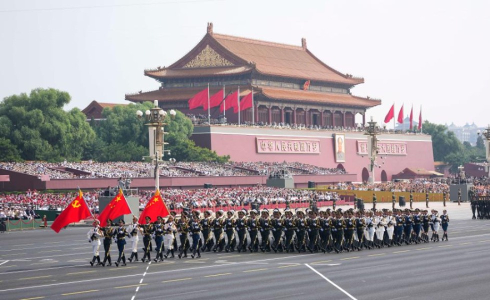 中國人民解放軍儀仗方隊接受檢閱