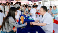 逛集市 學養生 中醫藥文化走進湖南嶽陽校園
