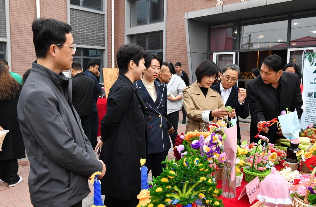 天津市津南區：“津彩南望 樂享豐收”八里臺鎮豐收市集暨“致同道禾”農業協同創新基地服務聯盟正式成立