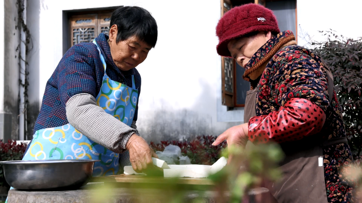 黃山市徽州區：做豆腐 炸圓子 歡歡喜喜過大年
