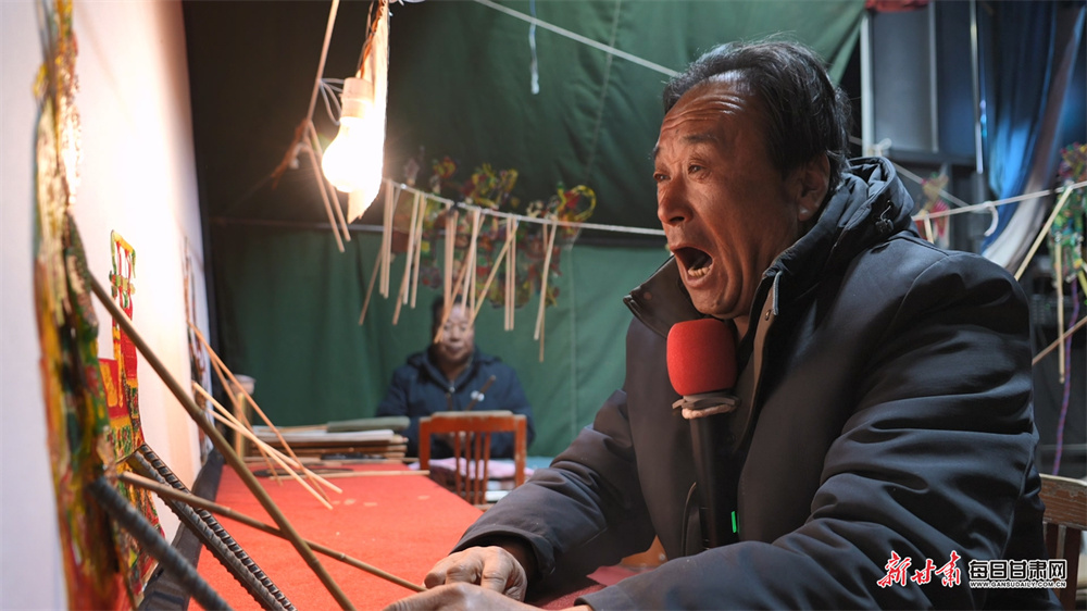 慶陽西峰皮影躍動 奏響新春序曲