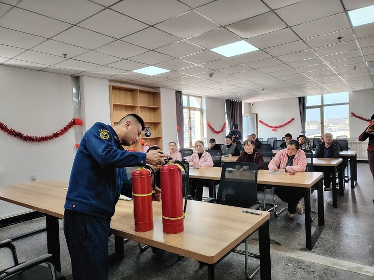 “119”消防宣傳月隴南西和消防大隊走進養老院傳平安暖人心