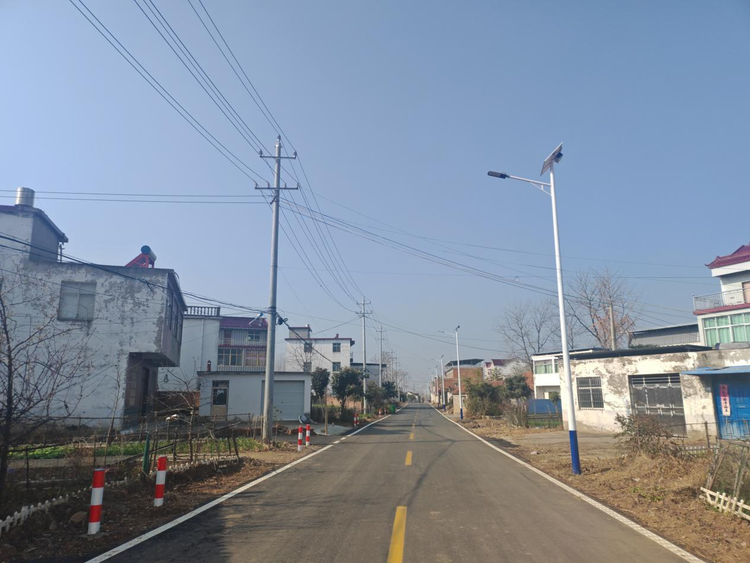 蚌埠市五河縣朱頂鎮：太陽能路燈照亮村民“幸福路”