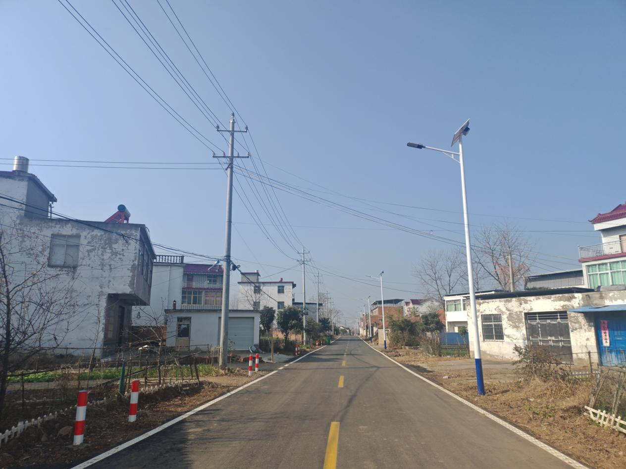 蚌埠市五河縣朱頂鎮：太陽能路燈照亮村民“幸福路”