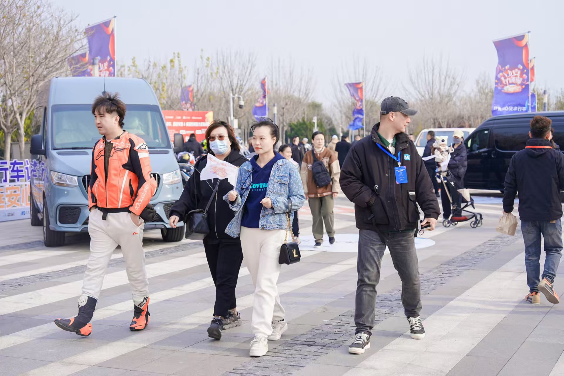 第三屆中國（天津）平行進口汽車安心嗨購節系列活動在天津港保稅區臨港海岸線公園舉辦
