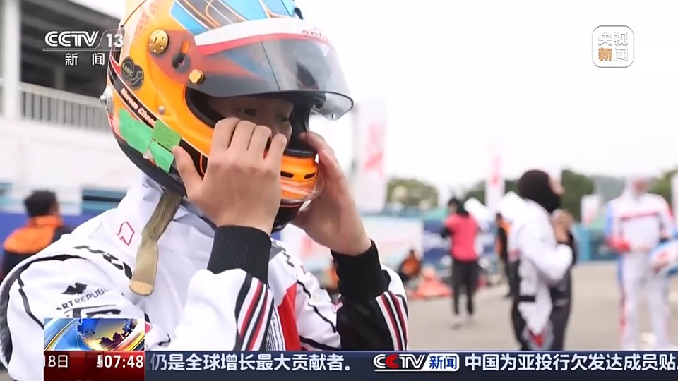 濠江情濃家國心丨在東望洋賽道跑出“中國速度” 走進澳門車手的“飛馳人生”