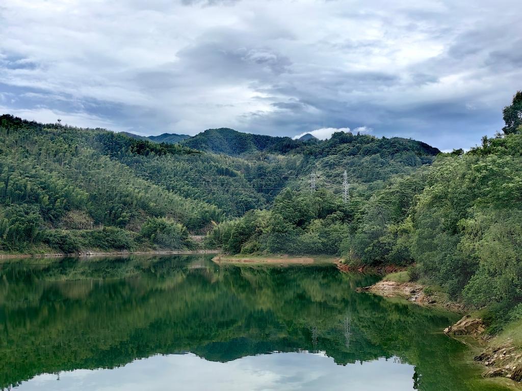 銘記歷史 緬懷先烈丨紅綠生“金” 大別山老區“煥”新景_fororder_20250729e5830b2d799e415e86cb08a4e3d9bacc_20250729966da3ff65c543d8aac41e0754c28f6c