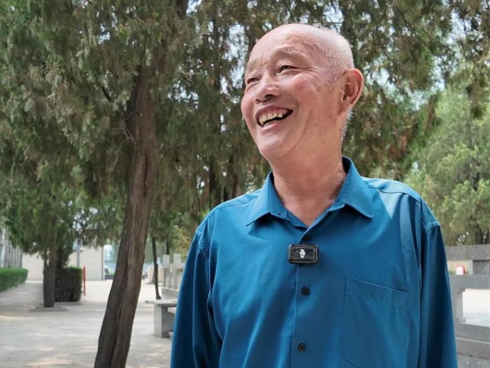 銘記歷史 緬懷先烈｜一生踐一諾 獨臂退伍老兵為烈士守墓四十載