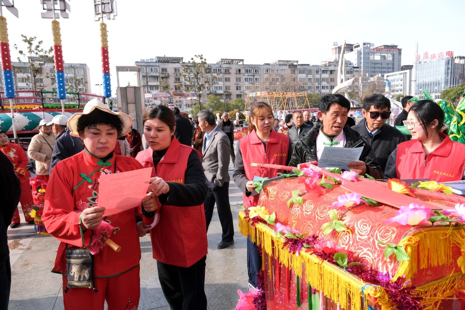 蚌埠市五河縣：以“清明廟會”之筆  繪“網信普法”新圖_fororder_8