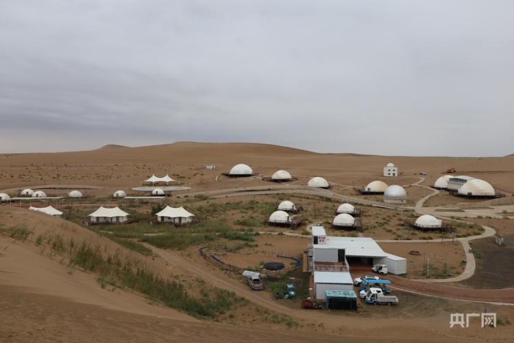 民勤蘇武沙漠大景區展現“詩和遠方“