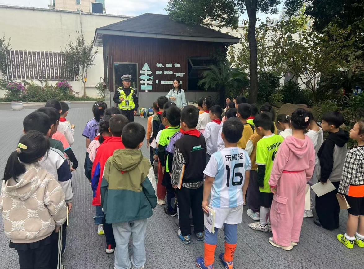 浙江金華：交警走進學校，共築交通安全防線