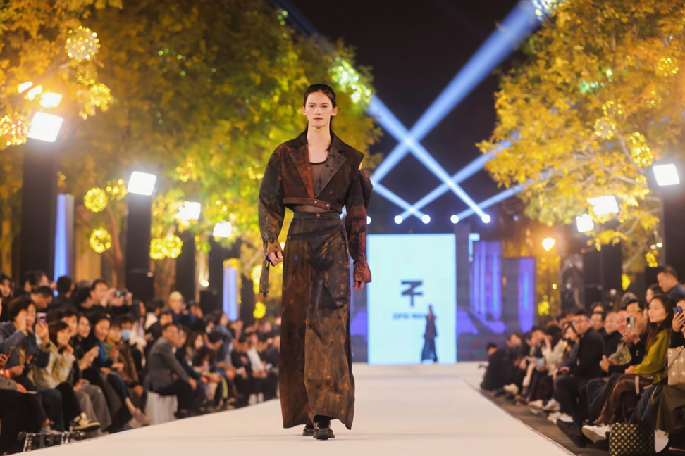 “海河邂逅泰晤士”天津時尚秀華麗上演  助推天津文化走向世界