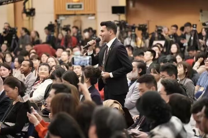 資訊有故事丨中國何以贏得世界信任？外媒駐華記者方浩明這樣説→