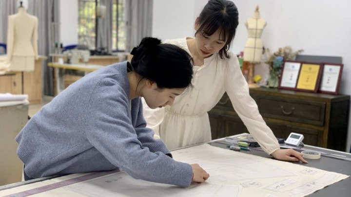 偏差2釐米也不行！湖南工藝美術職業學院師生超高要求備賽中