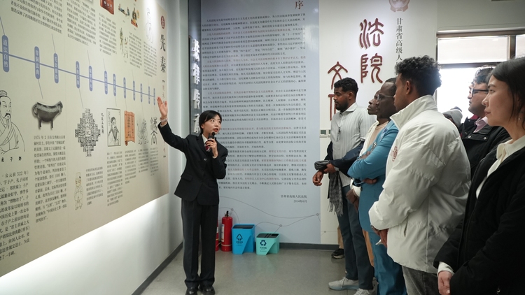 高校學子齊聚憲法日活動  法治文化浸潤學子心田