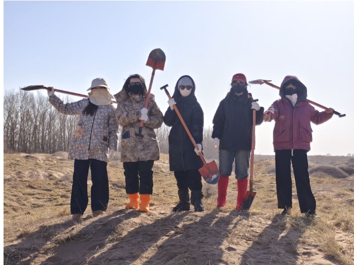 武威民勤：”Z世代“青年助力黃沙披綠裳 書寫生態長卷_fororder_螢幕截圖_14-3-2025_113014_h.xinhuaxmt.com