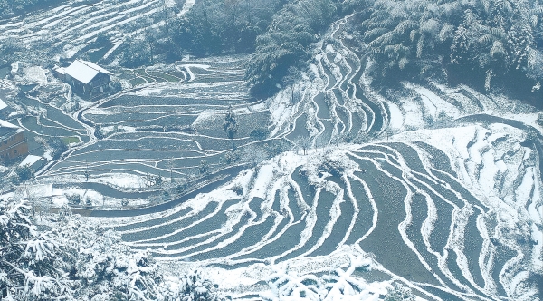 湖南省多地迎來2025年第一場雪