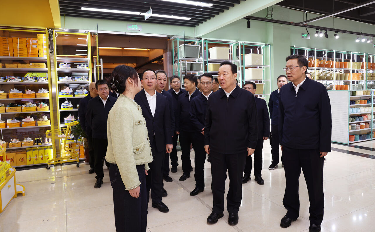 王浩在義烏專題調研：持續擦亮世界小商品之都“金名片” 更好賦能建設高能級開放強省