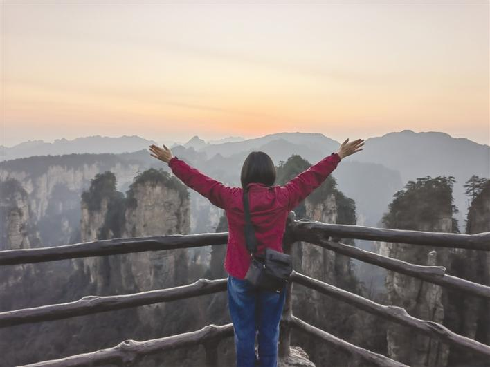 武陵源:新年日出美如畫卷