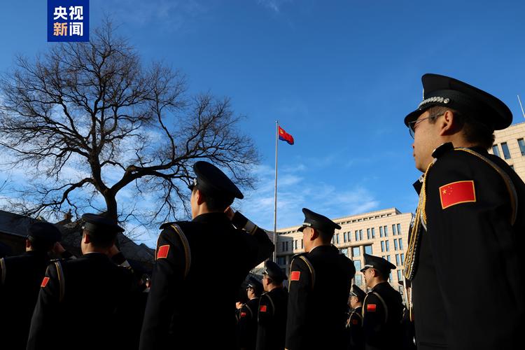 升警旗、唱警歌、重溫入警誓詞……共慶第5個中國人民警察節