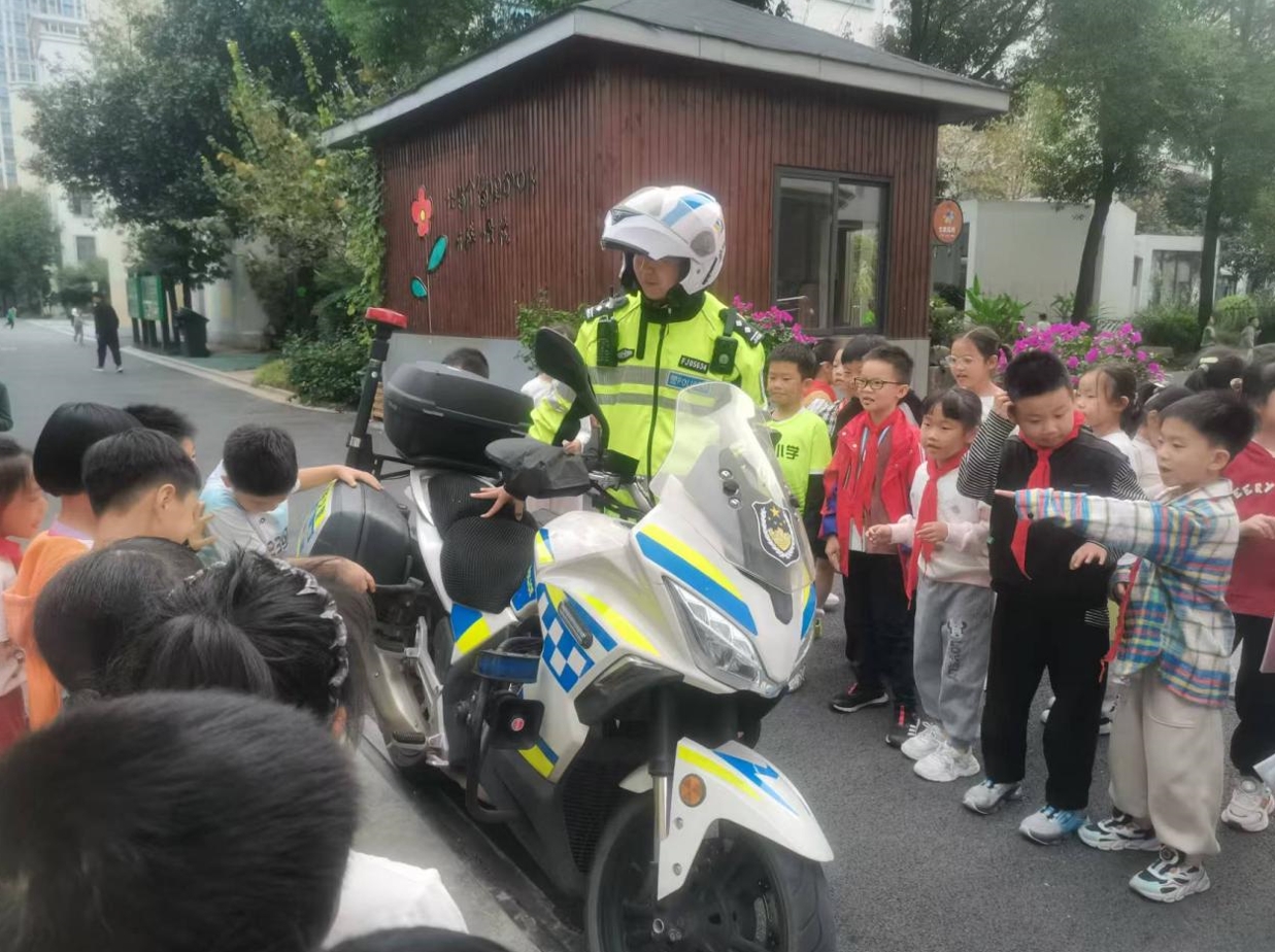 浙江金華：交警走進學校，共築交通安全防線