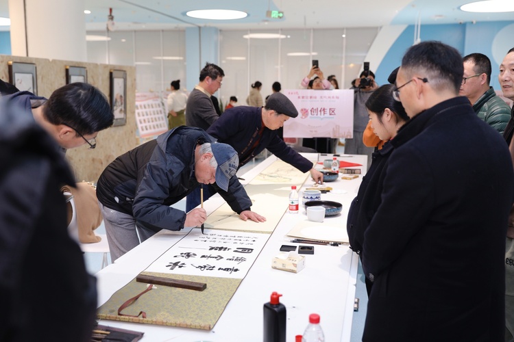 絲路東亞書畫迎新雅集暨 “童夢飛揚”連環畫展在寧波開幕