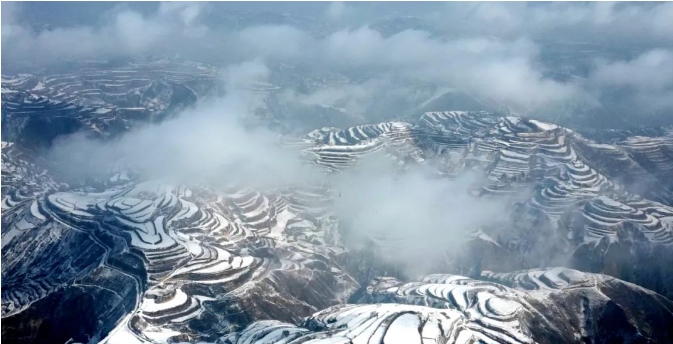【原創】臨夏世界地質公園雪後景美如畫_fororder_微信截圖_20250311091953