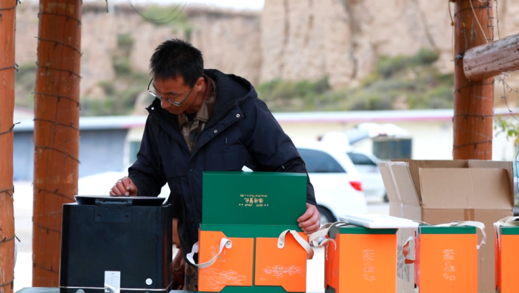 甘肅定西：黃土高原蟹滿塘