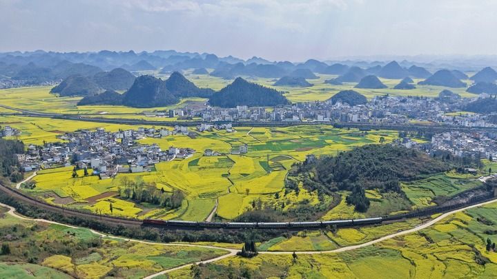 總書記在全國兩會上的重要部署引領中國式現代化譜新篇