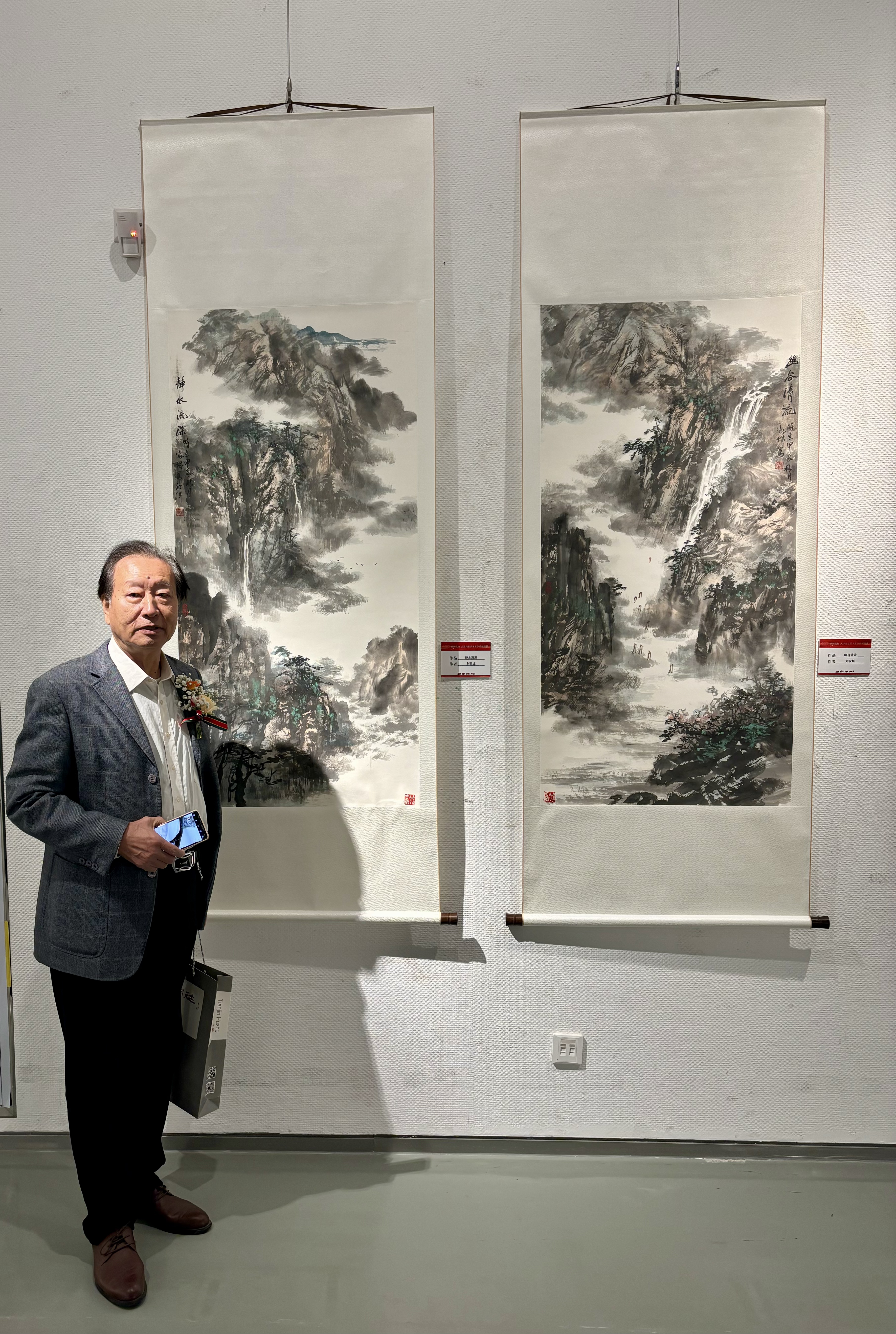 “墨語流觴”天津湖社美術家作品展在天津濱海美術館開幕