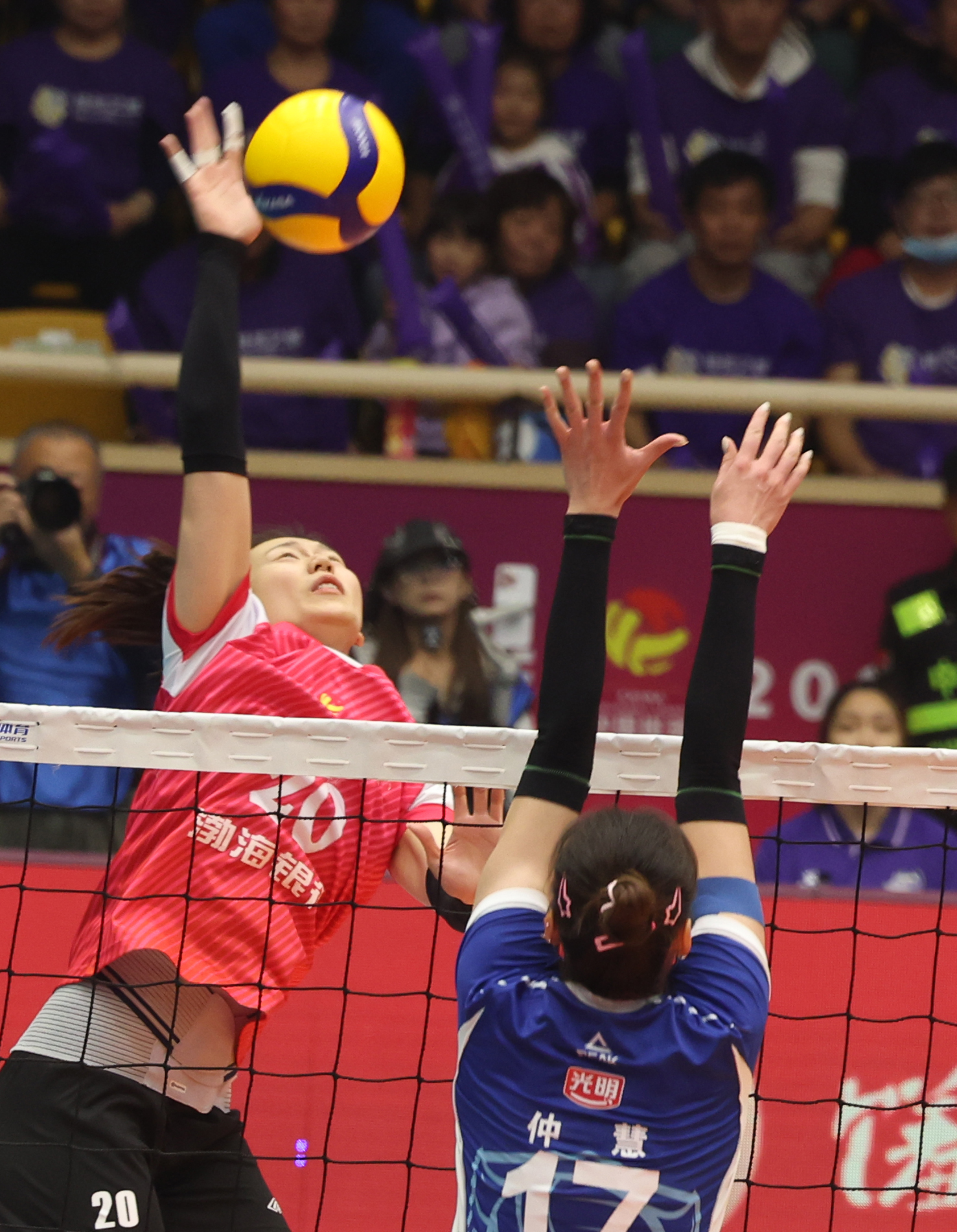 天津渤海銀行女排2-3不敵老牌勁旅上海女排