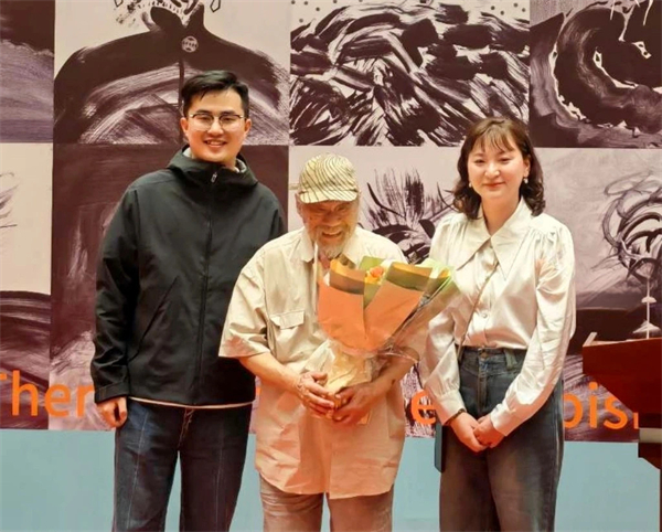 藝術反哺故鄉 “只有一種英雄主義”夏陽藝術展在金陵美術館開幕_fororder_12