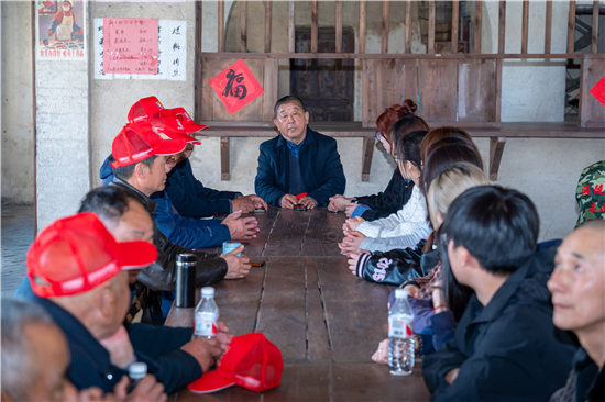 泰州海陵紅旗街道開展“探尋紅色印記·傳承鐵軍精神”紅色研學活動_fororder_圖片3