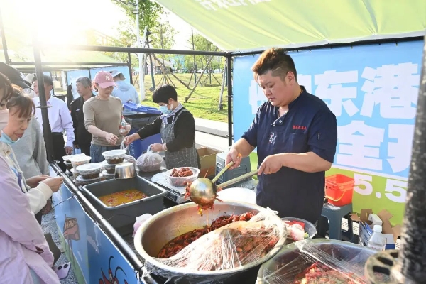 “五一”假期淮安東港體育公園“嗨起來”_fororder_圖片33_副本