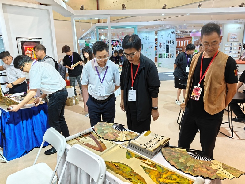 名家與AI攜手 《現代蘇州繁華圖》驚艷江蘇書展