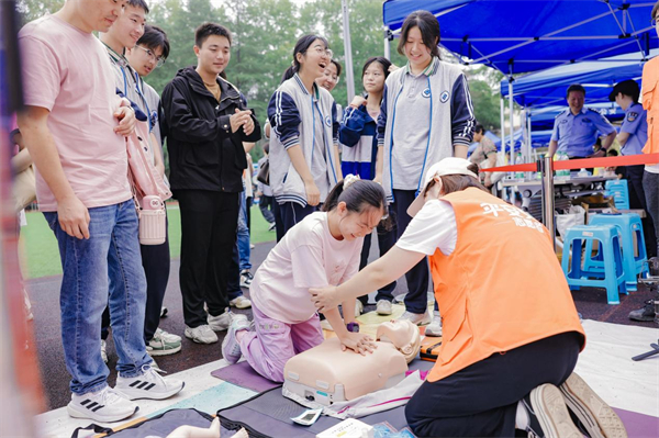 平安義警閃耀金陵 警民同心共築平安_fororder_4