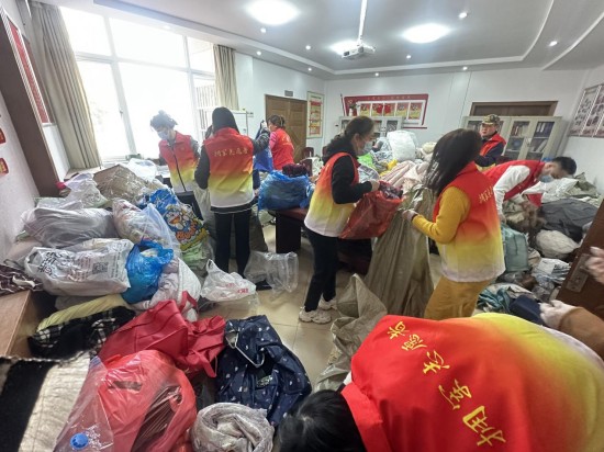 暖冬助困·情係玉樹 新城社區開展“青海玉樹山區暖冬物資”公益運送行動