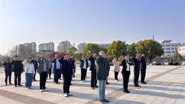 泰州海陵區集建中心組織開展“追思革命先烈，賡續紅色血脈”主題活動_fororder_3